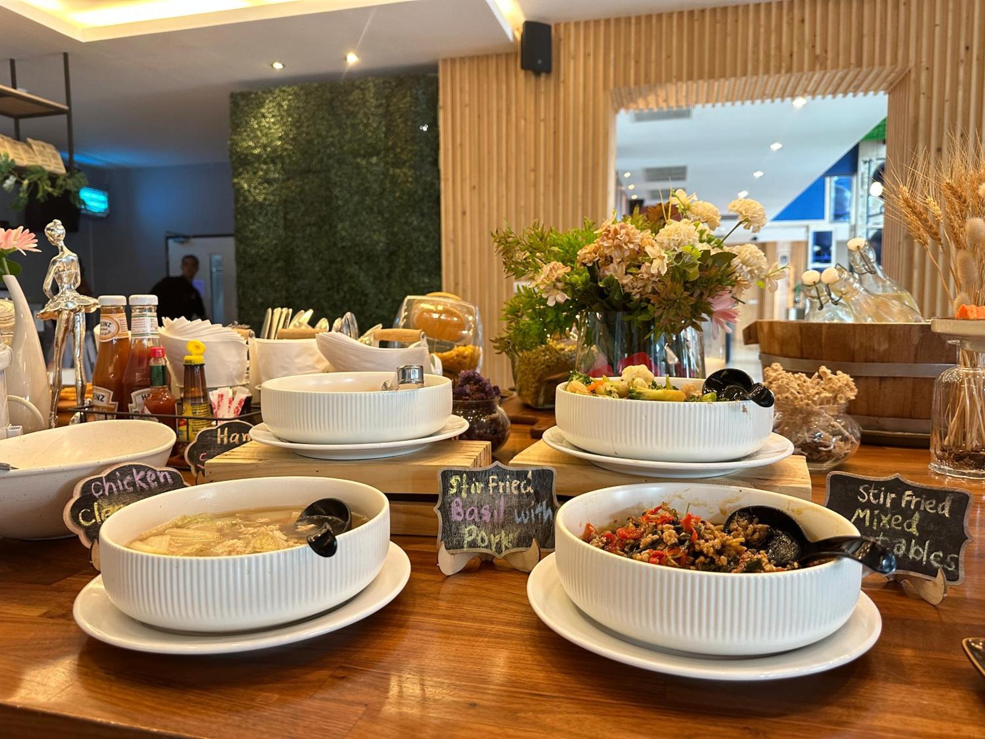 Kokotel Bangkok Dheva Thonglor Buitenkant foto